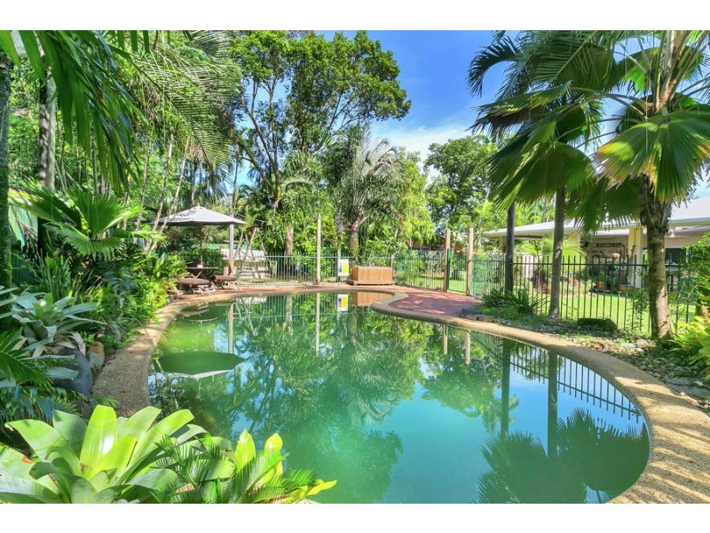 3 Baronia Crescent, Holloways Beach QLD 4878