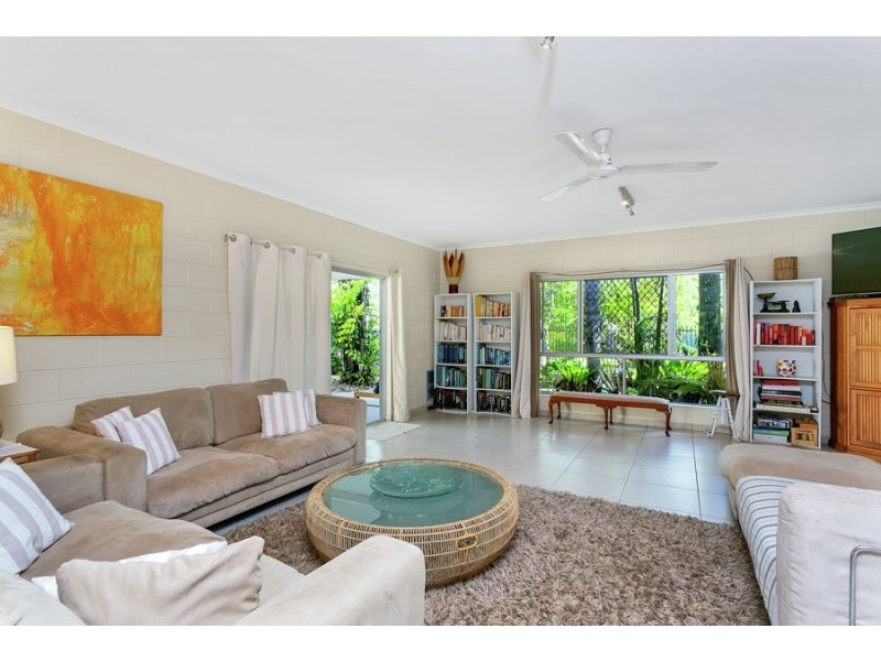 3 Baronia Crescent, Holloways Beach QLD 4878