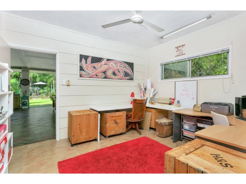 3 Baronia Crescent, Holloways Beach QLD 4878