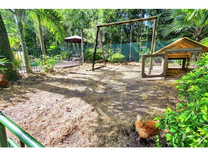3 Baronia Crescent, Holloways Beach QLD 4878
