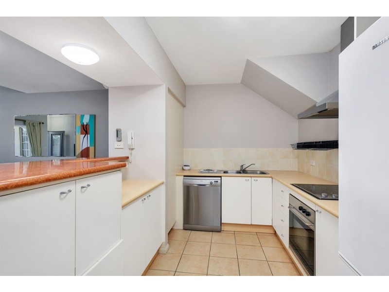 107/2 Greenslopes Street, Cairns North QLD 4870