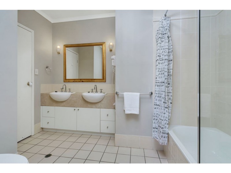 107/2 Greenslopes Street, Cairns North QLD 4870