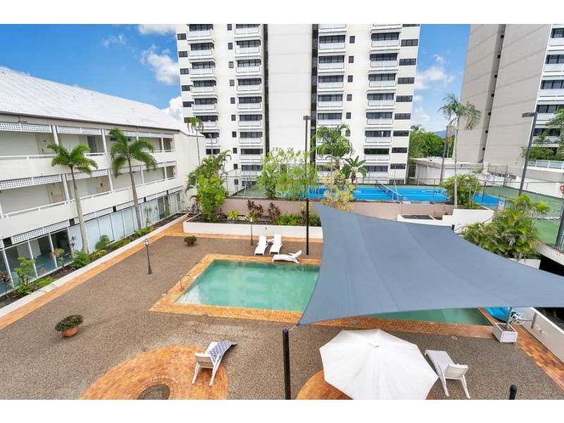130/166-168 Lake Street, Cairns North QLD 4870