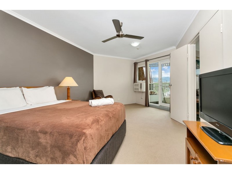 130/166-168 Lake Street, Cairns North QLD 4870