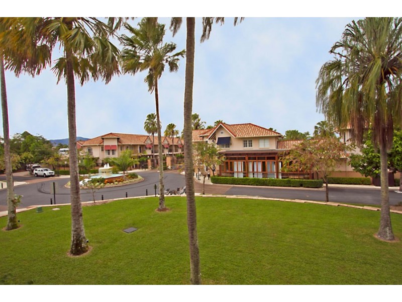 706 2 Greenslopes Street, Cairns North QLD 4870