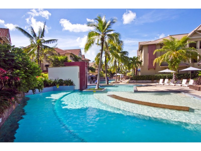 706 2 Greenslopes Street, Cairns North QLD 4870