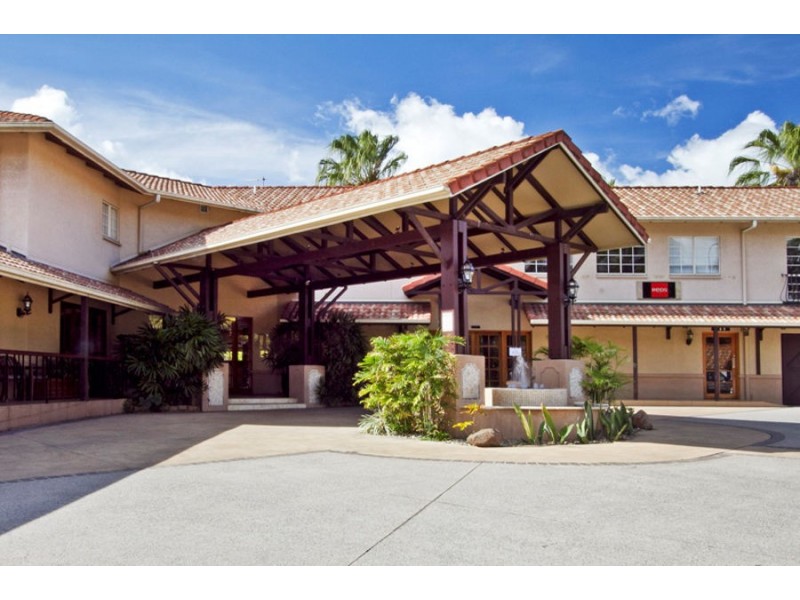 706 2 Greenslopes Street, Cairns North QLD 4870