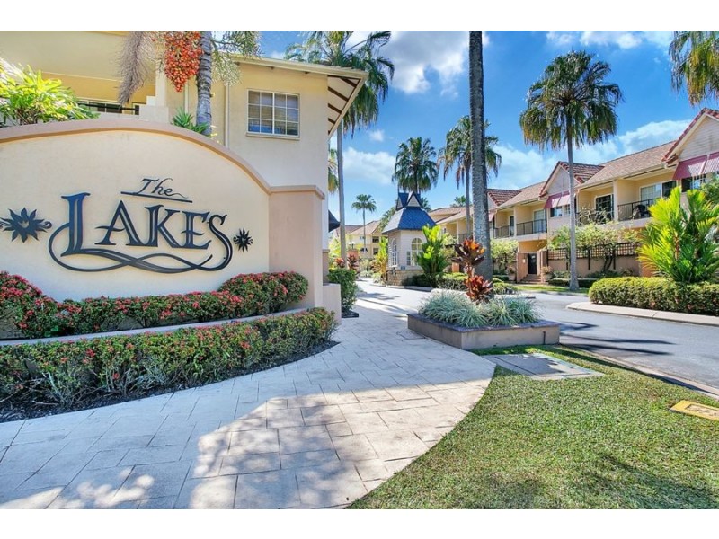 1632/2 Greenslopes Street, Cairns North QLD 4870