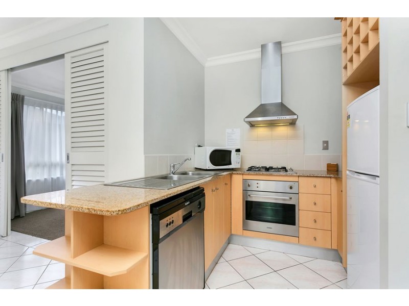 1632/2 Greenslopes Street, Cairns North QLD 4870