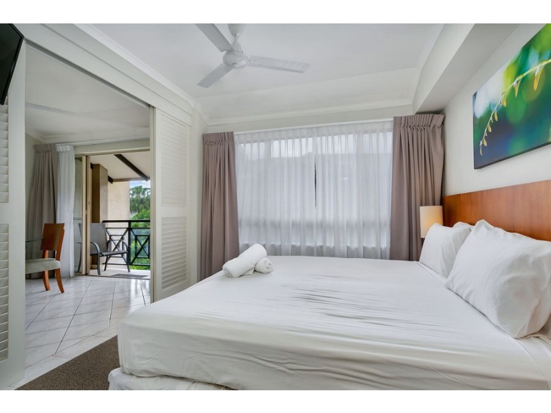 1632/2 Greenslopes Street, Cairns North QLD 4870