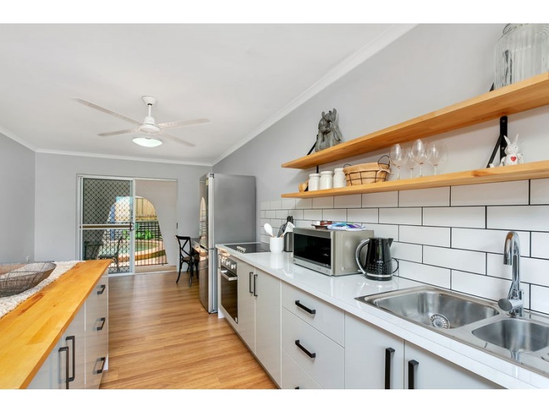 5 McKinlay Street, Whitfield QLD 4870