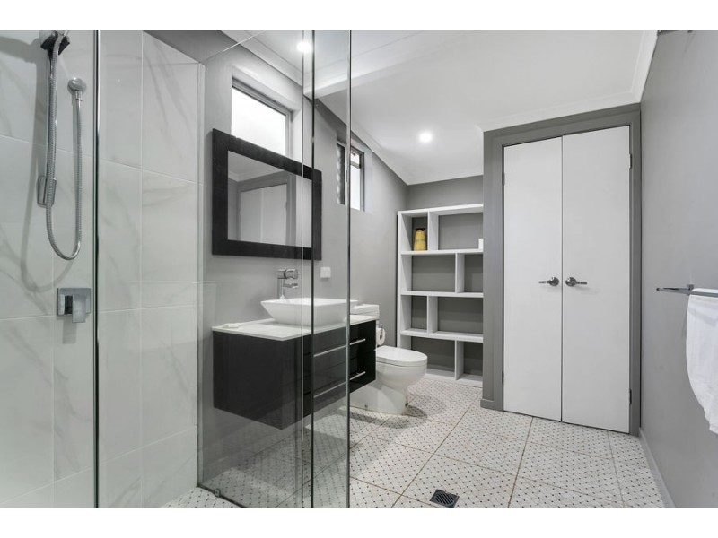 5 McKinlay Street, Whitfield QLD 4870