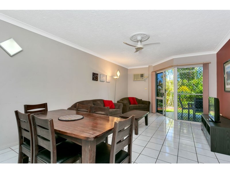 3 17a Upward Street, Cairns City QLD 4870