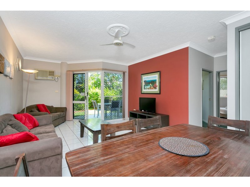 3 17a Upward Street, Cairns City QLD 4870