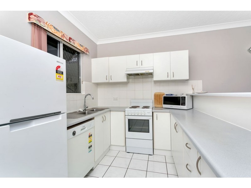 3 17a Upward Street, Cairns City QLD 4870