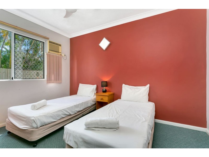 3 17a Upward Street, Cairns City QLD 4870
