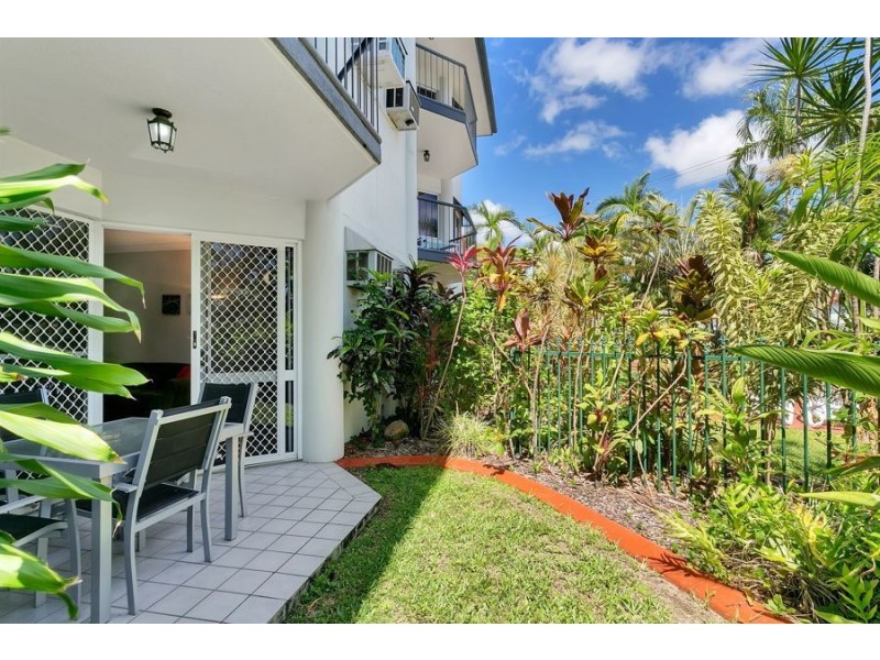 3 17a Upward Street, Cairns City QLD 4870