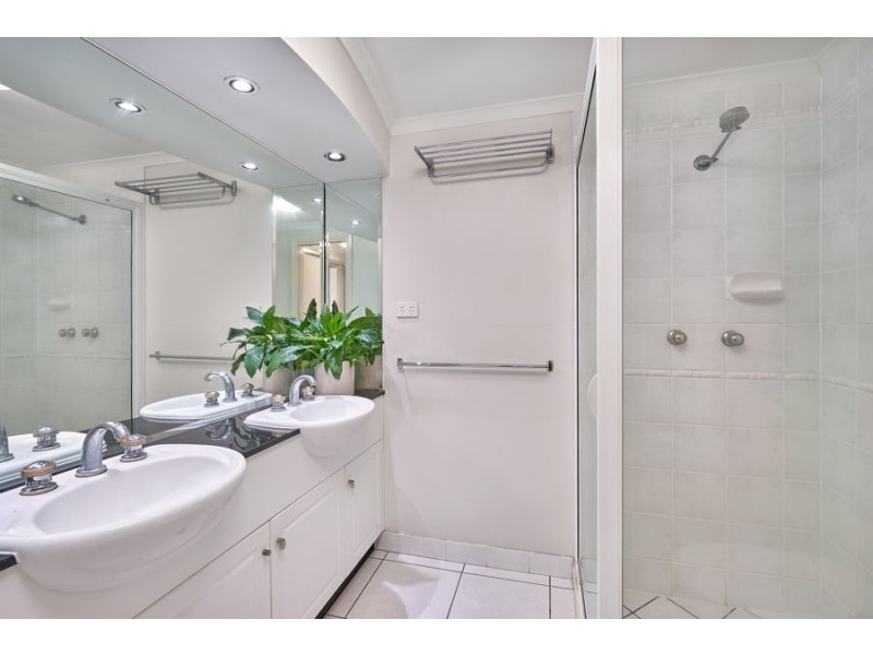 11 285-291 Esplanade, Cairns North QLD 4870