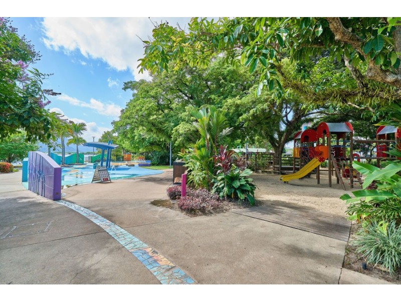 11 285-291 Esplanade, Cairns North QLD 4870