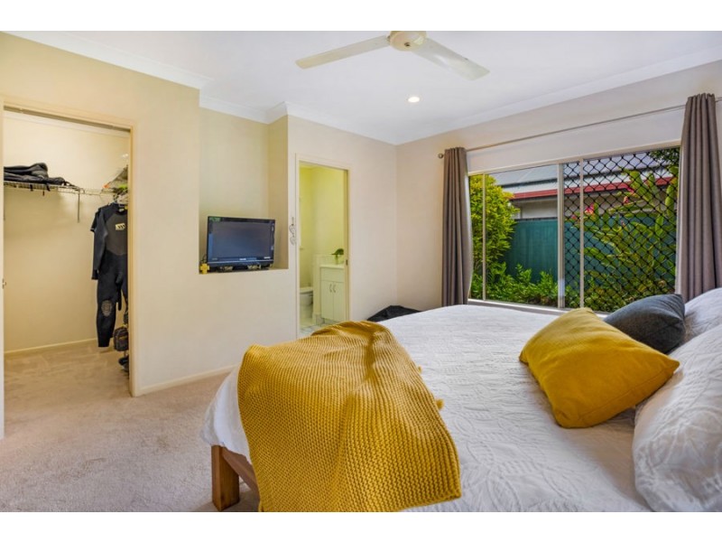 91 Gamburra Drive, Redlynch QLD 4870