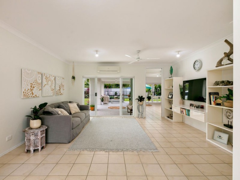 8 Avoca Close, Kewarra Beach QLD 4879