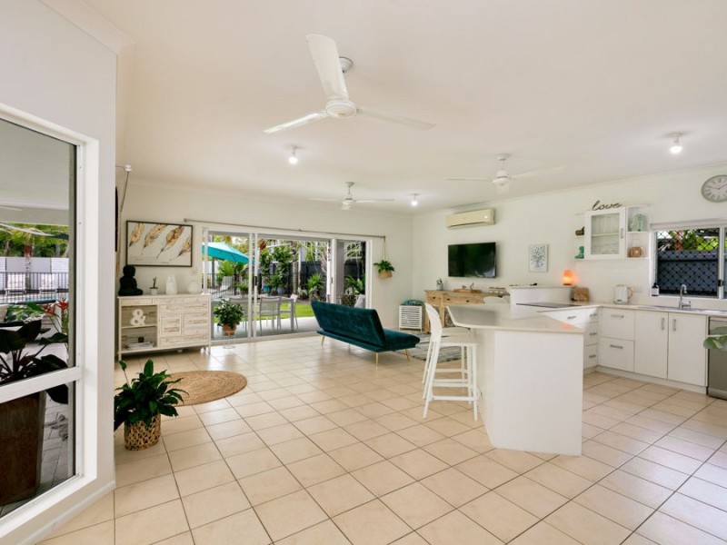 8 Avoca Close, Kewarra Beach QLD 4879