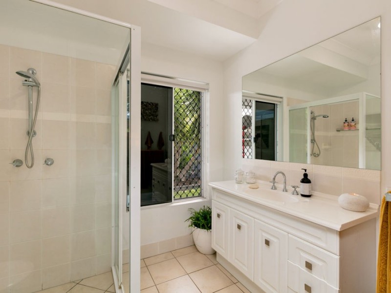 8 Avoca Close, Kewarra Beach QLD 4879
