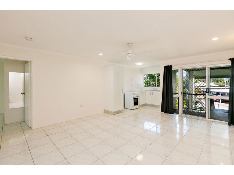 16 192-196 Mann Street, Manunda QLD 4870