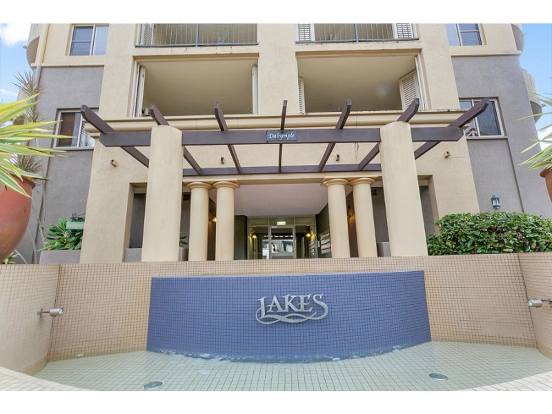 1302/2 Greenslopes Street, Cairns North QLD 4870
