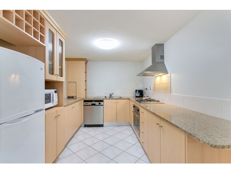 1302/2 Greenslopes Street, Cairns North QLD 4870