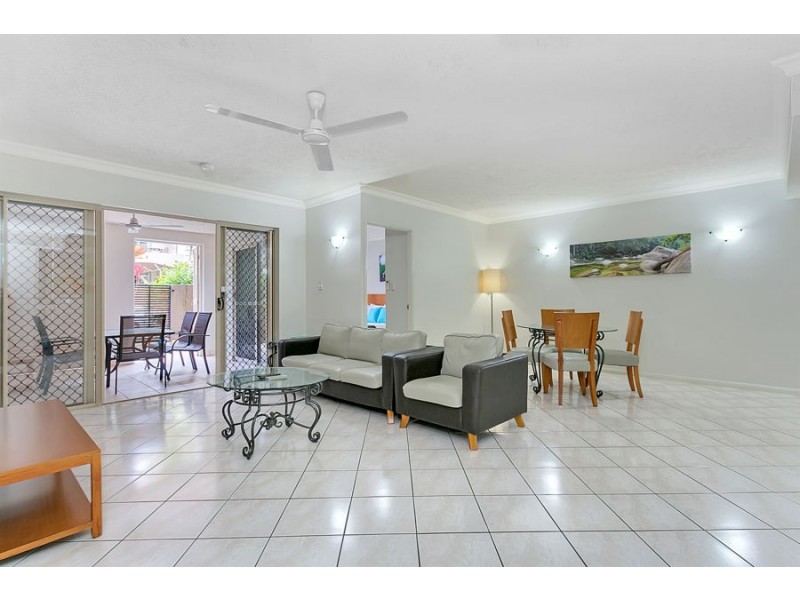 1302/2 Greenslopes Street, Cairns North QLD 4870