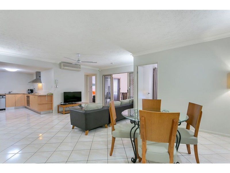 1302/2 Greenslopes Street, Cairns North QLD 4870