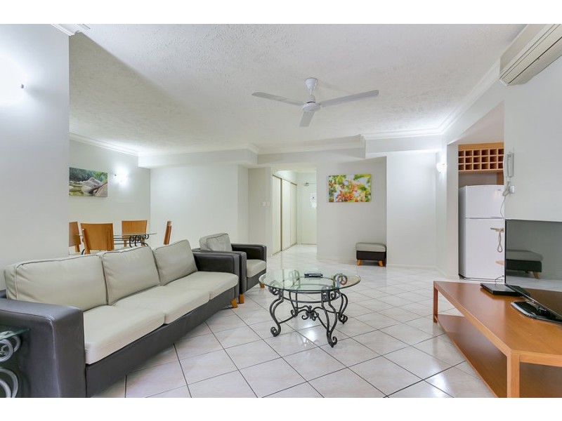 1302/2 Greenslopes Street, Cairns North QLD 4870