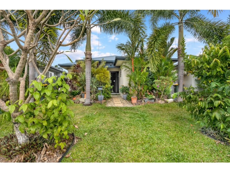 7 Flagstone Terrace, Smithfield QLD 4878