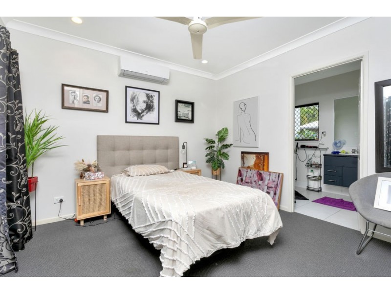 7 Flagstone Terrace, Smithfield QLD 4878