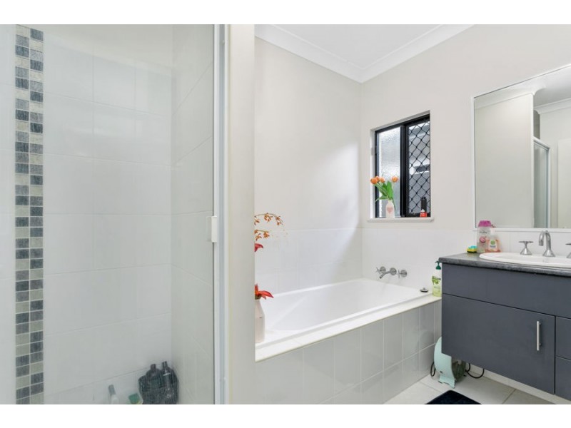 7 Flagstone Terrace, Smithfield QLD 4878
