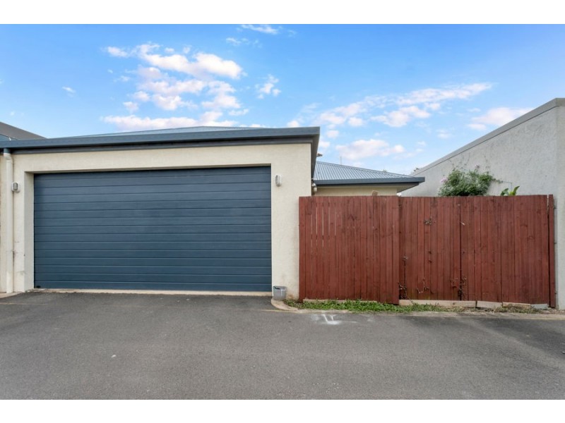 7 Flagstone Terrace, Smithfield QLD 4878