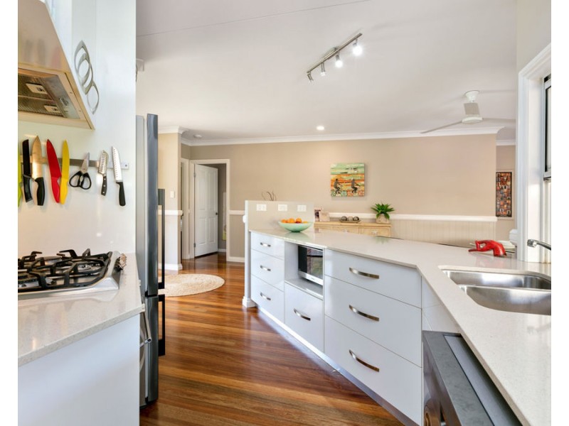 10 Greenford Close, Brinsmead QLD 4870