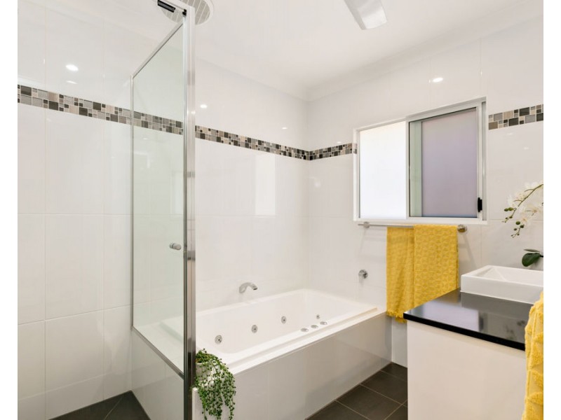 10 Greenford Close, Brinsmead QLD 4870