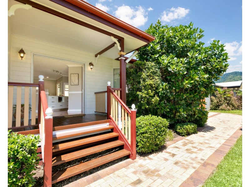 10 Greenford Close, Brinsmead QLD 4870