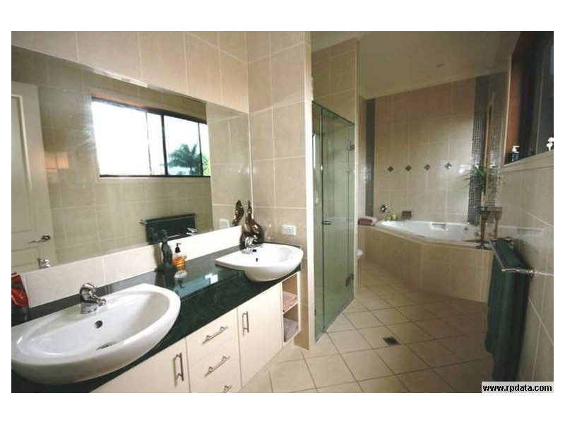 3121 Riverleigh Drive, Hope Island QLD 4212