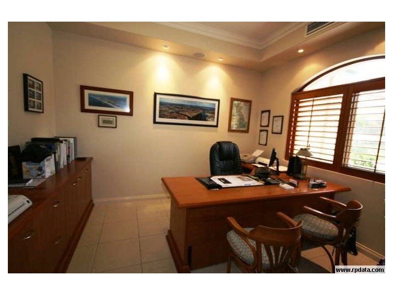 3121 Riverleigh Drive, Hope Island QLD 4212