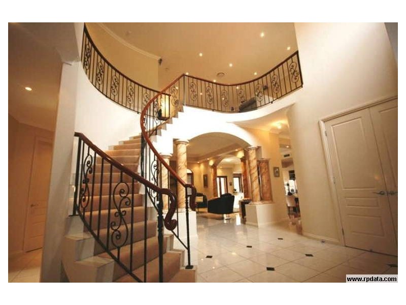 3121 Riverleigh Drive, Hope Island QLD 4212