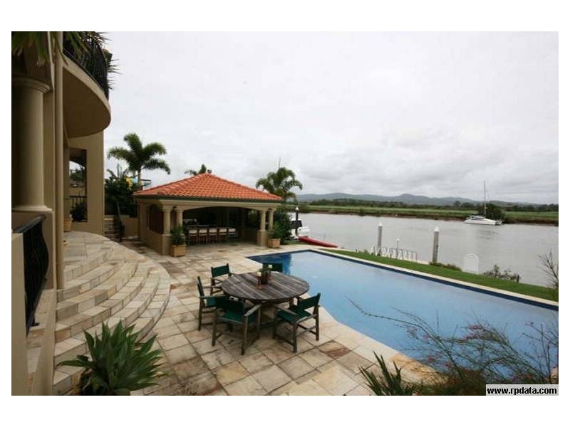 3121 Riverleigh Drive, Hope Island QLD 4212