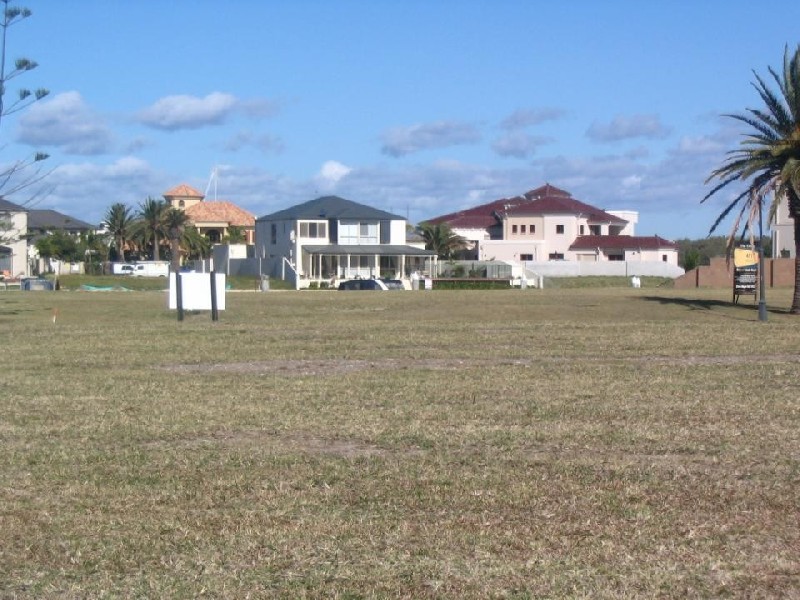 Paradise Point QLD 4216