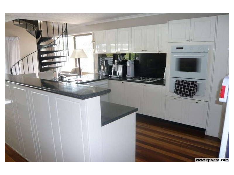 28 Longboat Drive, Biggera Waters QLD 4216