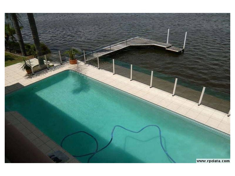 28 Longboat Drive, Biggera Waters QLD 4216