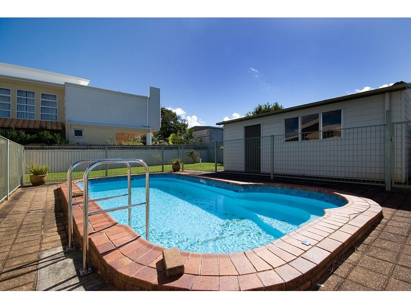 27 Nankeen Avenue, Paradise Point QLD 4216