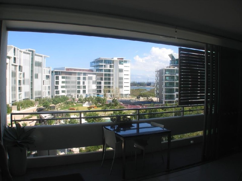 Paradise Point QLD 4216