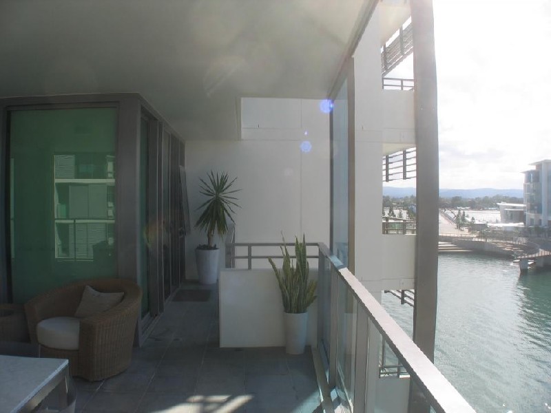 Paradise Point QLD 4216